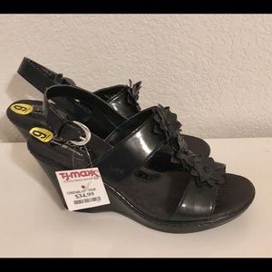 New b.o.c. Born black sandals